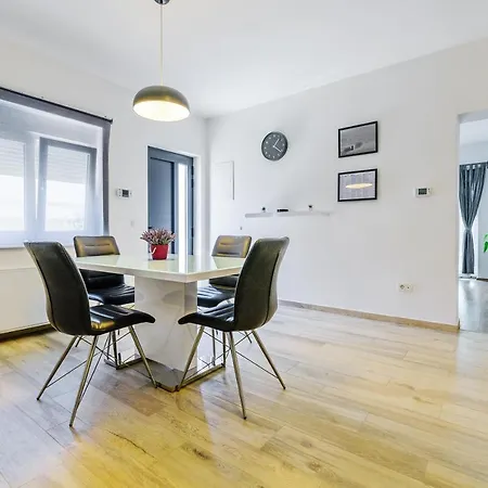 Apartment Andelka