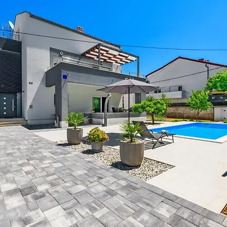 Andelka Ζαντάρ